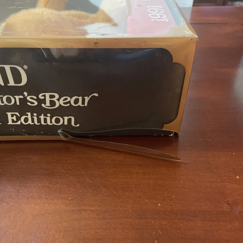 VTG Gotta Getta Gund Collectors Classic Gold Colored Bear 1991 With Original Box